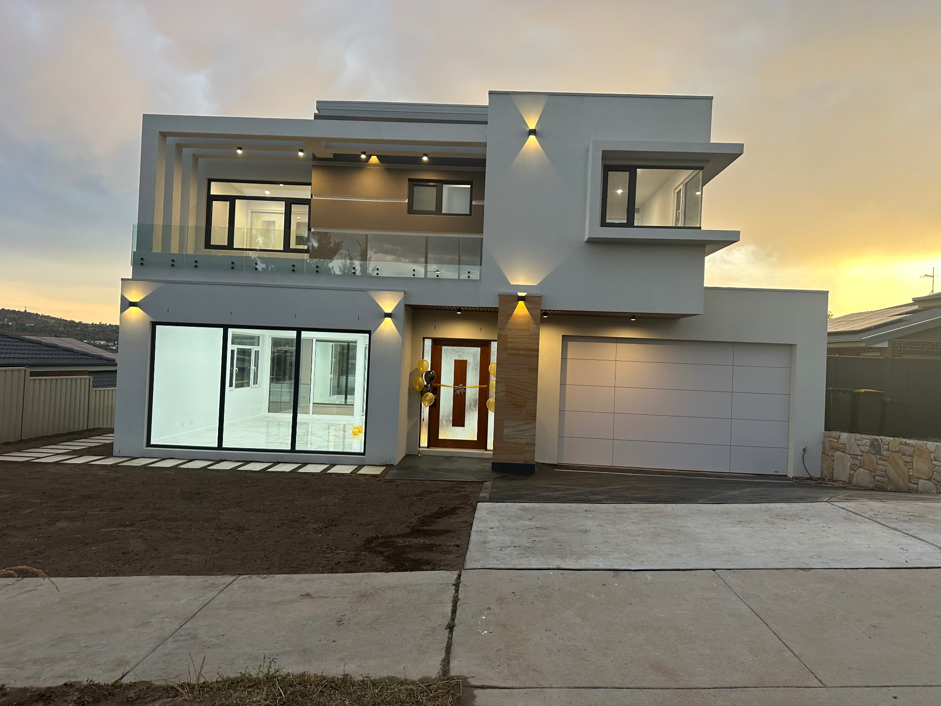 Contemporary Two-Storey Facade